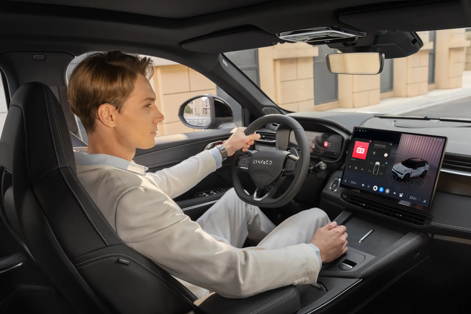 Lynk & Co 01 — CarPlay® y Android Auto™ inalámbricos