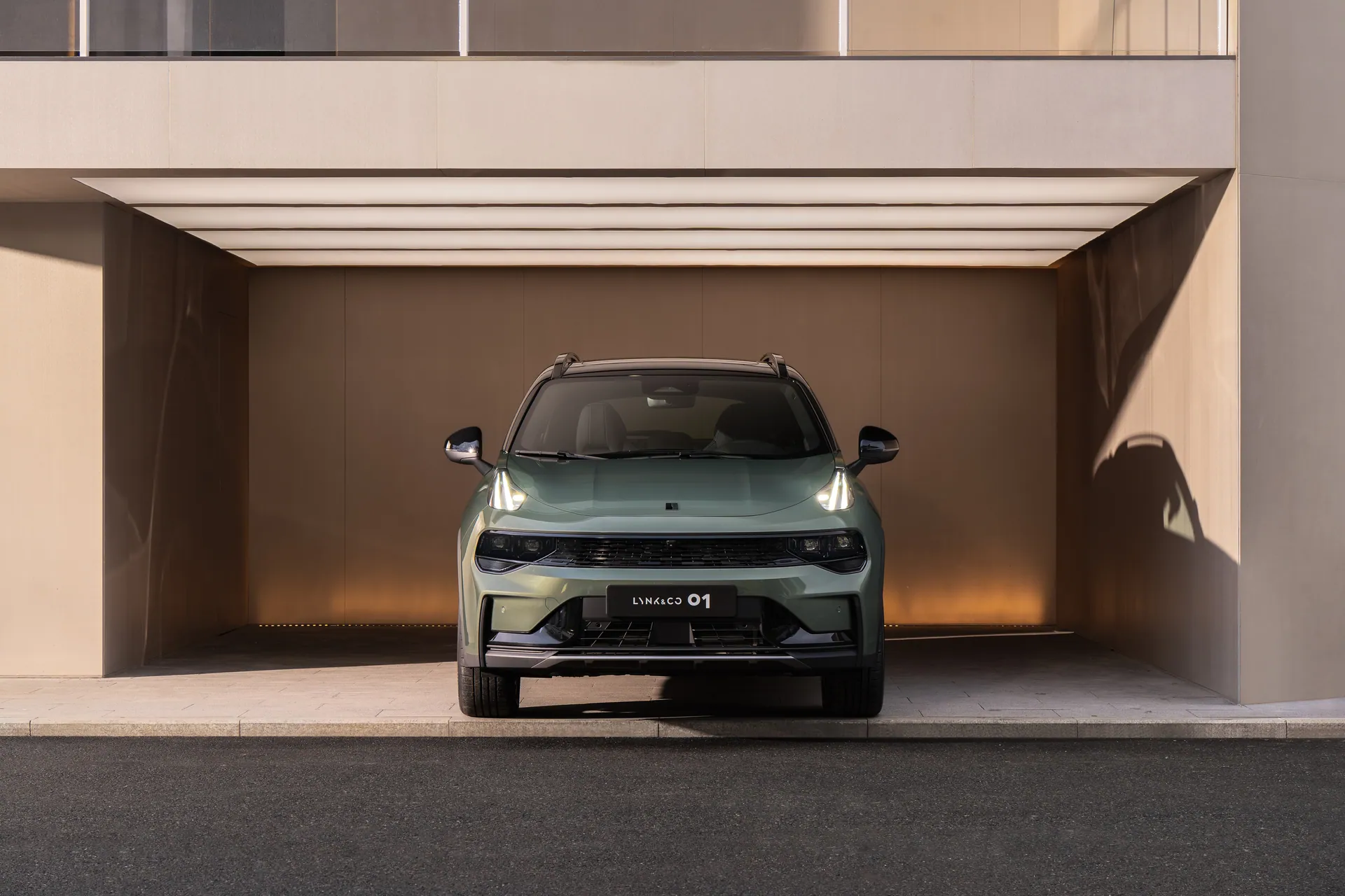 Lynk & Co 01 — Grilla frontal tipo panal