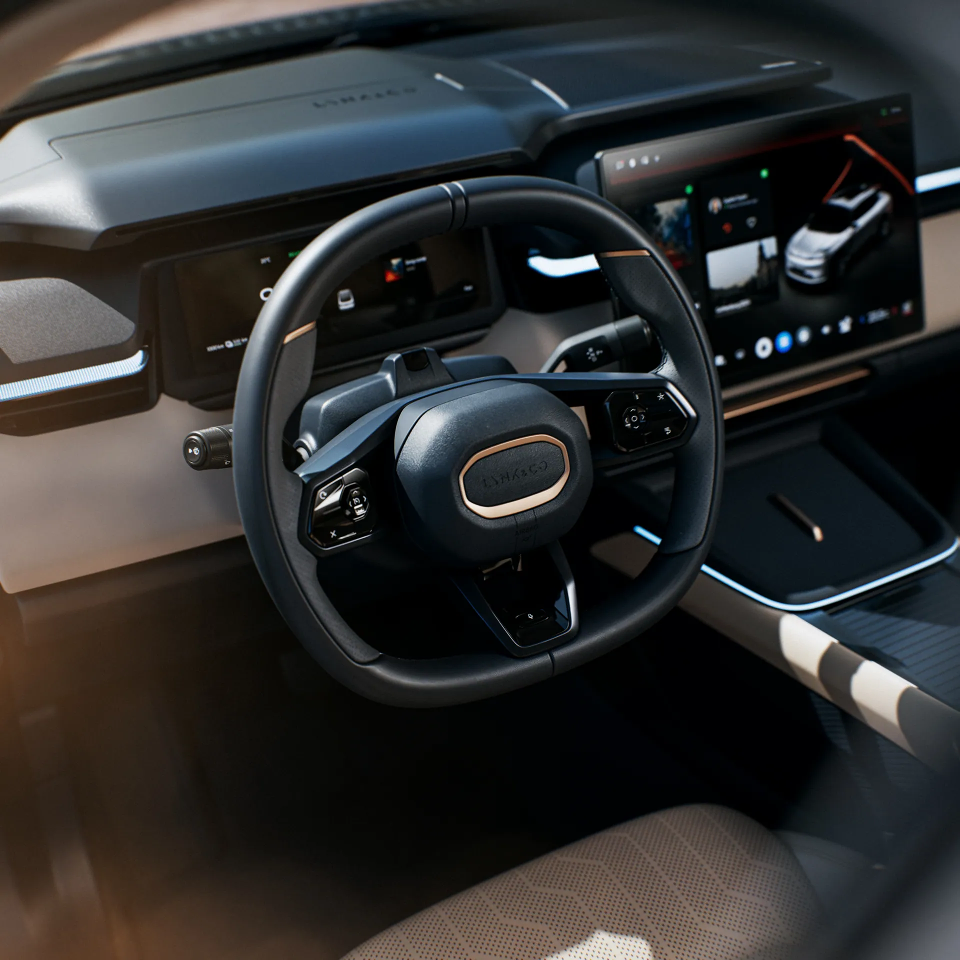 Lynk & Co 08 — Volante multifunción