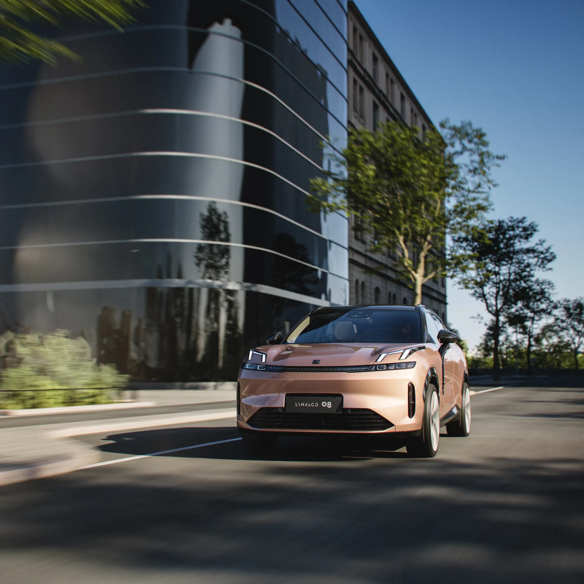 Lynk & Co 08 — Hybrid